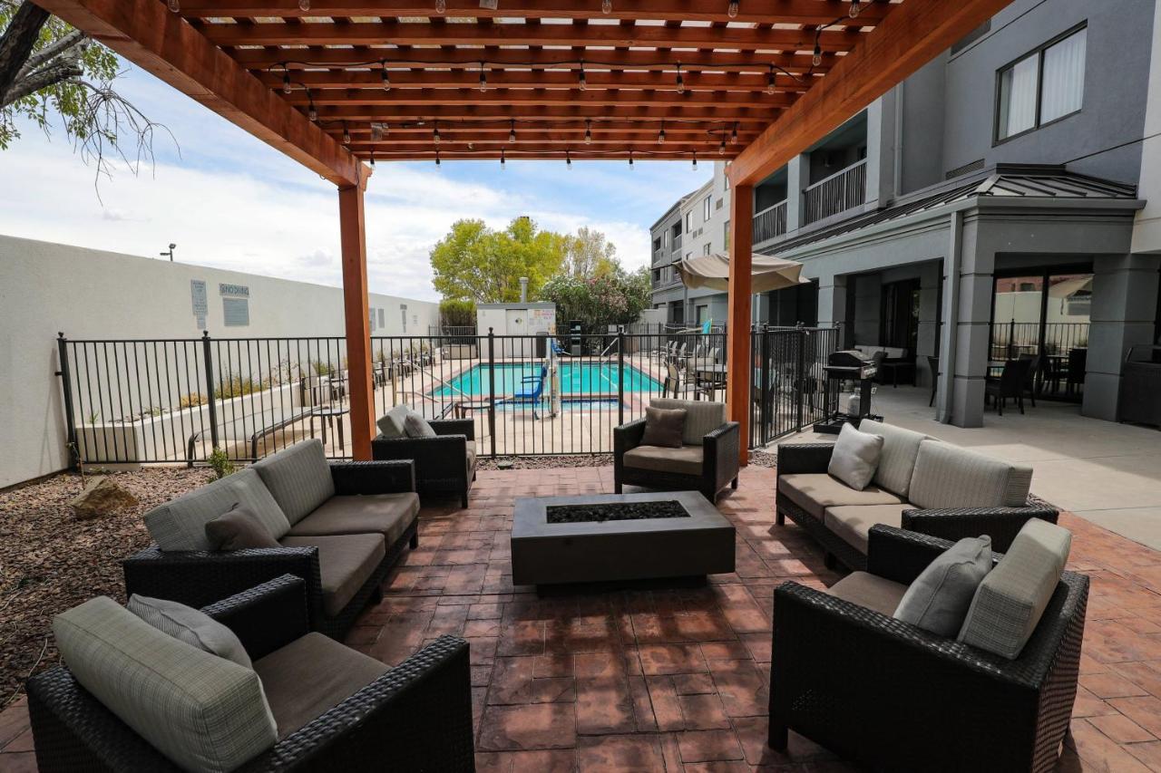 Отель Courtyard El Paso Airport Экстерьер фото