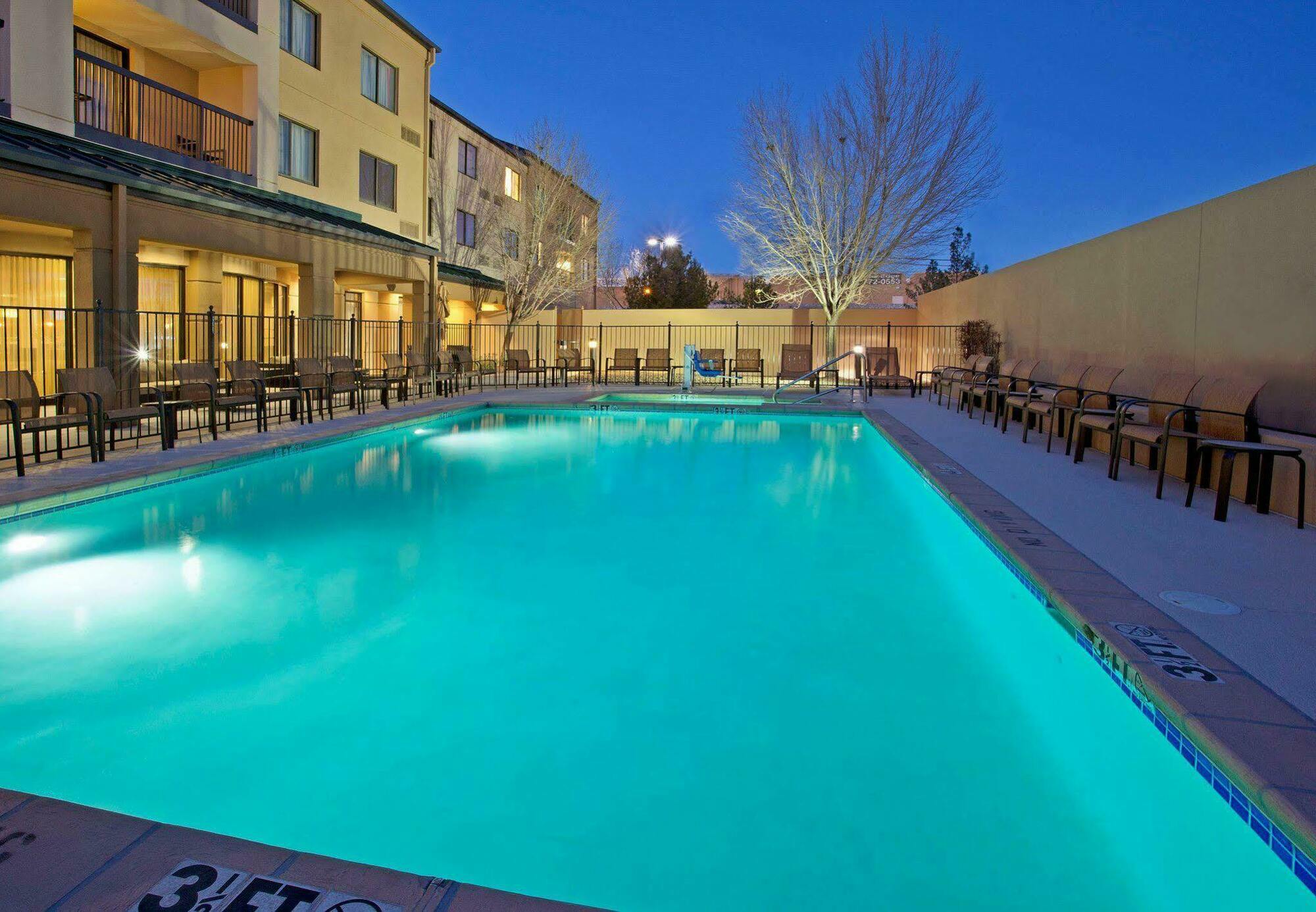 Отель Courtyard El Paso Airport Экстерьер фото